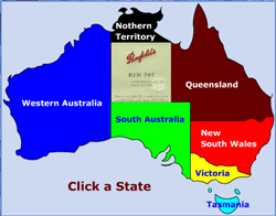 Australsk vin - Western Australia er Australiens største stat som dækker den vestlige tredjedel af kontinentet, selvom vinregionerne  næsten udelukkende er koncentreret i den sydvestlige del af staten. Læs: Western Australia.I midten af det australske kontinent ligger South Australia. Denne stat er vinindustri's kraftcenter og producerer de fleste af landets vine og praler samtidig med at have nogle af landets ældste vinstokke. Læs: South Australia.      for nylig var Queensland ikke kendt som et vinproducerende område. Det blev anset for at ligge for tæt på det tropiske klima og dermed for varmt til at producerer kvalitetsvine. Læs: Queensland. New South Wales var den første stat i Australien der blev koloniseret af europæere og derefter den første stat til at dyrke vine. Læs: New South Wales.  Victoria er kendt for varme klima-regioner som Murray Darling og Swan Hill langs Murray-floden i den nordvestlige del af staten. Længere mod øst langs Murray-floden, har regionen Rutherglen et ry for enestående hedvin. Læs: Victoria.  smanien ligger selvfølgelig adskilt fra fastlandet ved det smalle Bassstræde, som er et oprørt farvand der måler ca. 240 kilometer i bredden. Tasmanien er Australien sydligste stat, klimaet minder mest om det kølige Europa. Måske derfor giver Pinot Noir flotte resultater. Læs: Tasmania. 